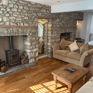 https://17-eastgate.cardiffhotelswales.com